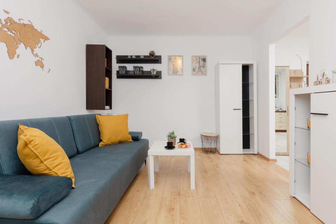 Warsaw Airport Studio Astronautow With Balcony By Renters Apartamento Exterior foto