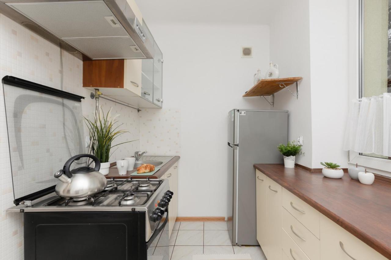 Warsaw Airport Studio Astronautow With Balcony By Renters Apartamento Exterior foto