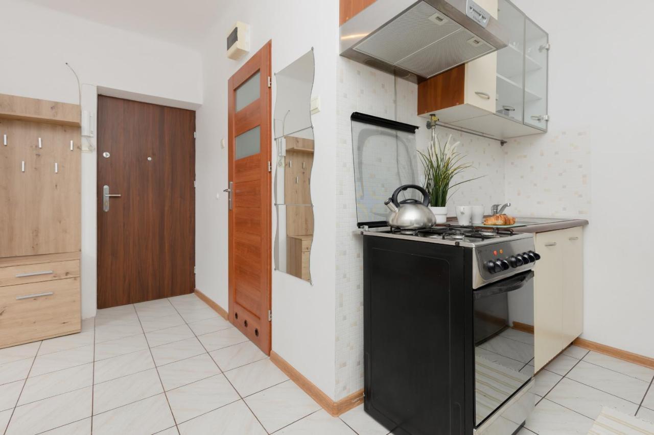Warsaw Airport Studio Astronautow With Balcony By Renters Apartamento Exterior foto